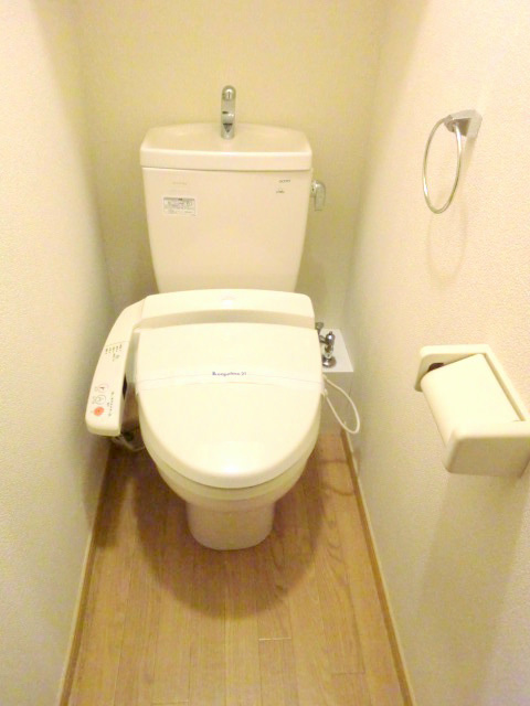 アルメリア 温水洗浄便座です