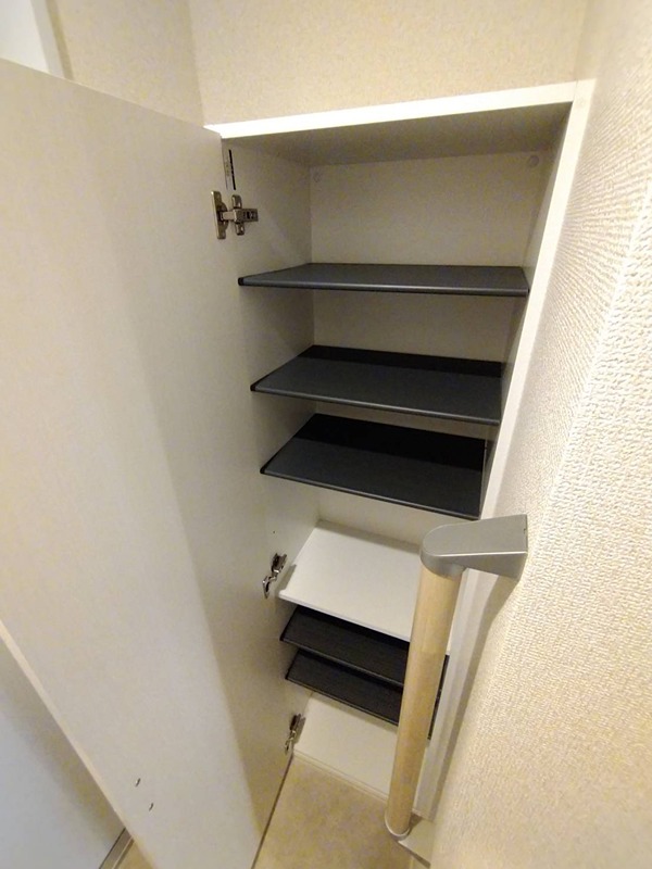 練馬光が丘 玄関にはシューズボックス設置済み♪