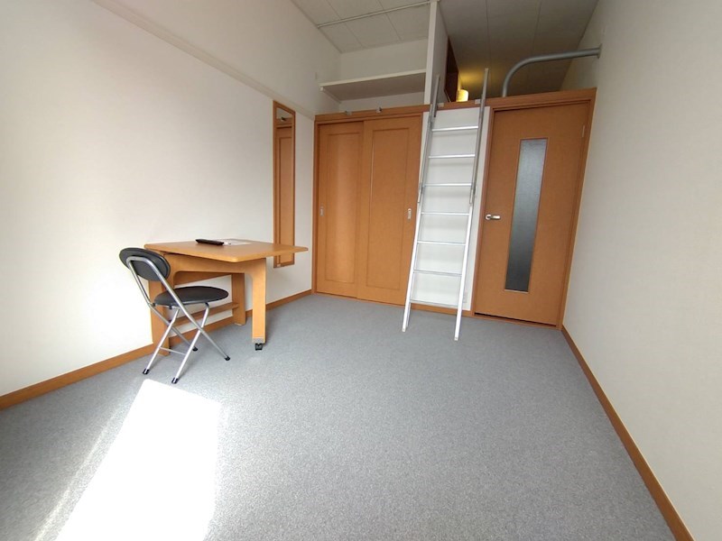 コート【告知事項部屋あり　107　物件名非掲載】 リビング