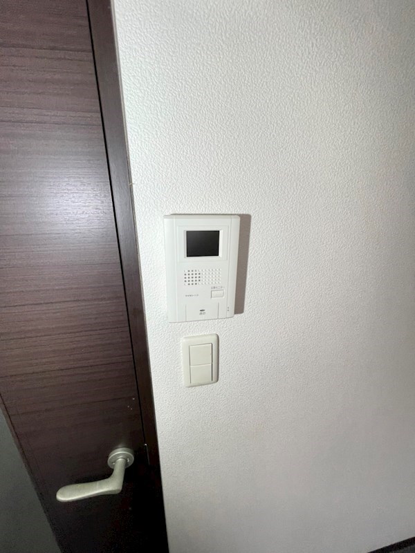 新座エイト【告知事項部屋あり201】 モニター付きインターホン