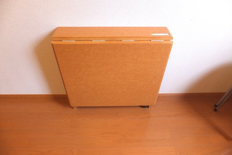 ルーナ　スペランツァ テーブルは折りたためます