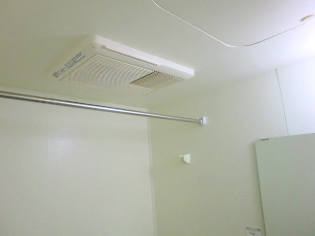 ブルーヴィラⅡ 浴室換気乾燥機付き！