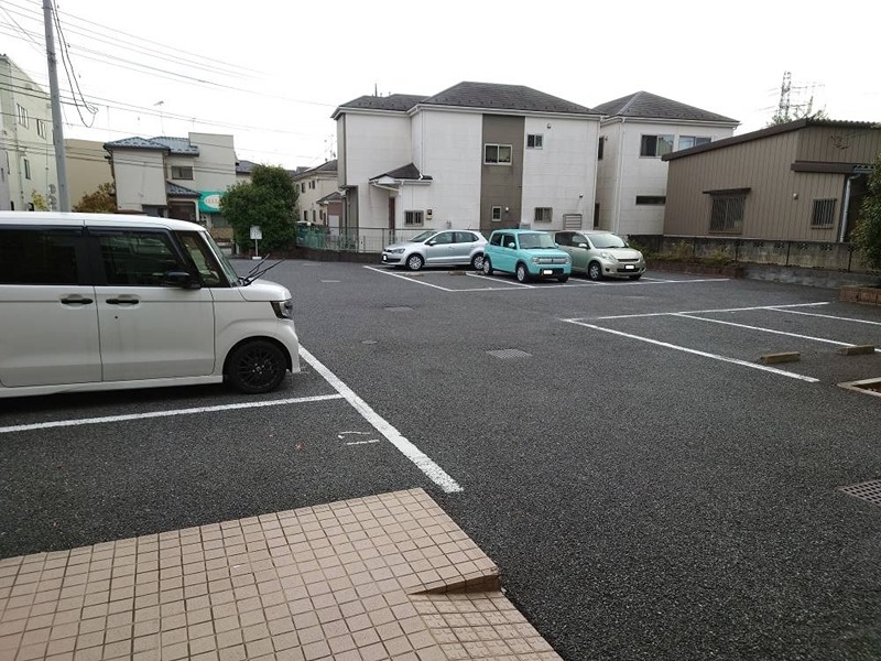 中宗岡ドゥーエ 駐車場