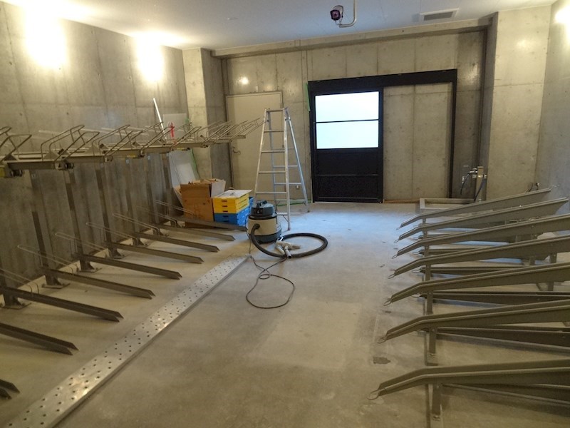 旗ヶ岡アパートメント 駐輪場