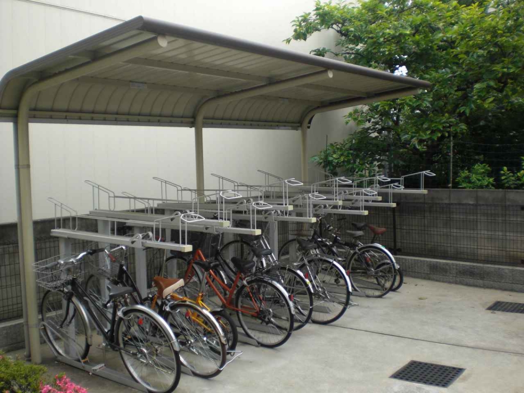 レオパレスセルシス 自転車置き場