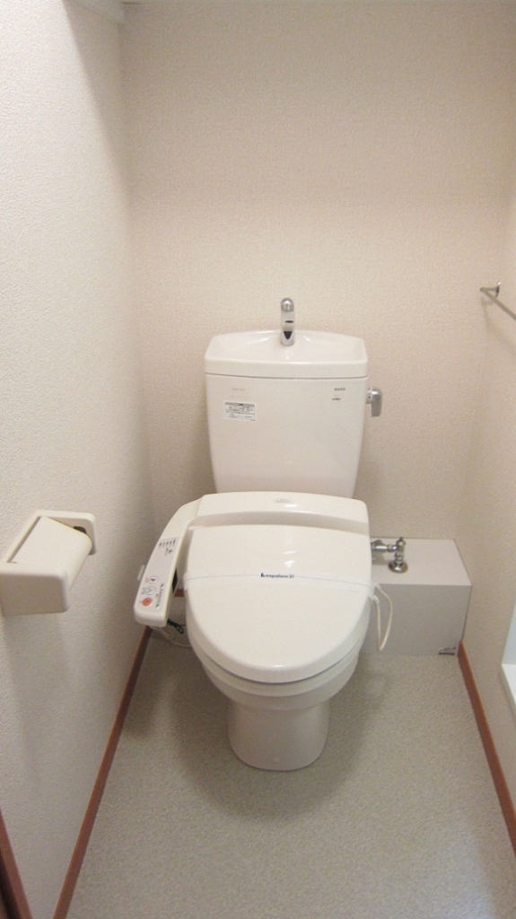 レオパレスグランツⅢ 温水洗浄便座