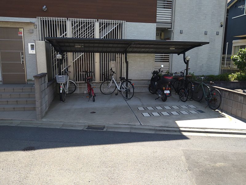 クレイノメイプル 駐輪場　自転車＆原付のみ駐輪可