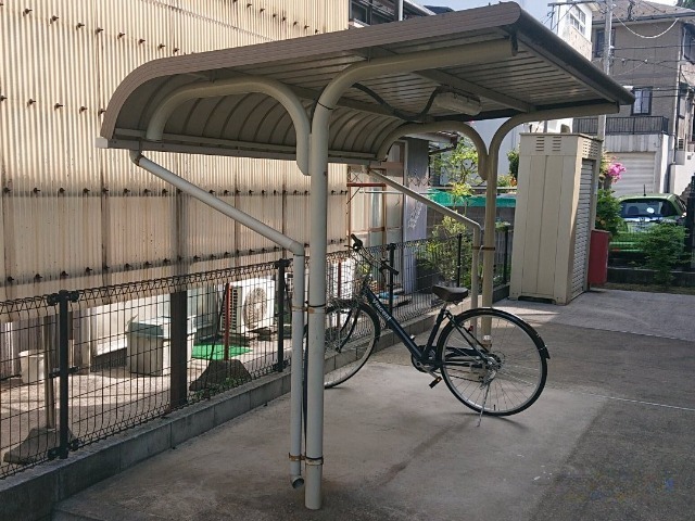 レオパレス鶴見三ツ池公園 駐輪場