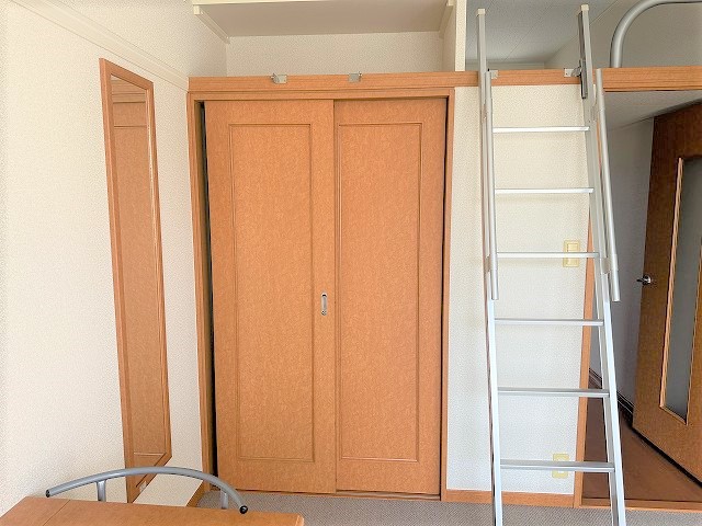 レオパレスヒルキャッスル菅田 クローゼットです。