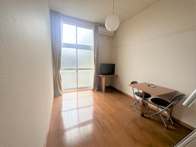 レオパレスディアコート 1階居室