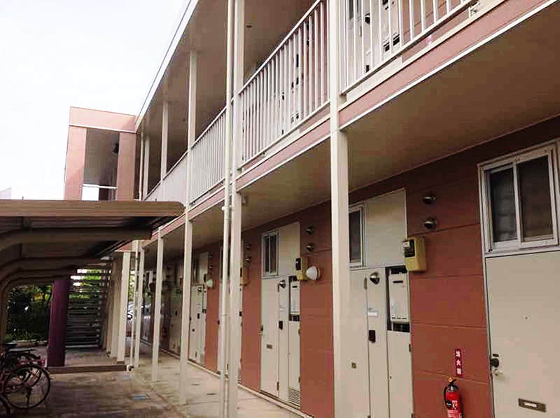 レオパレスリベルテ 屋根付き駐輪場
