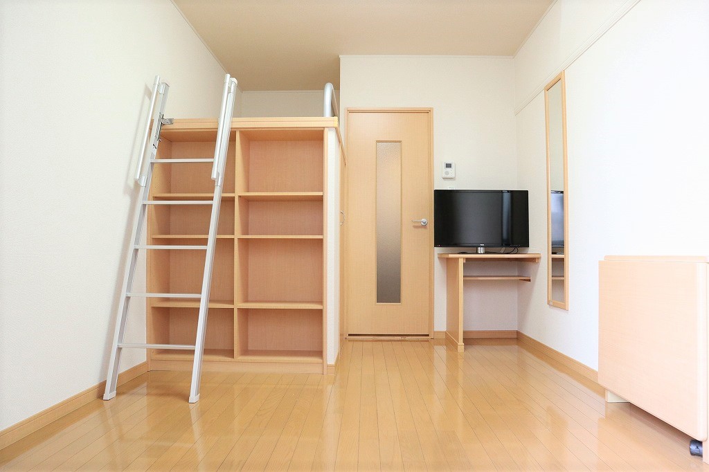レオパレスクリンゲル 備品は部屋毎に異なります。１Ｆのみフローリング