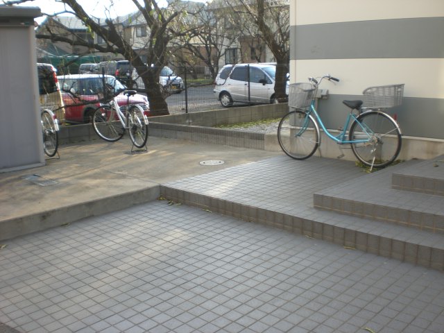 レオパレスサニープレイス清瀬 駐輪場