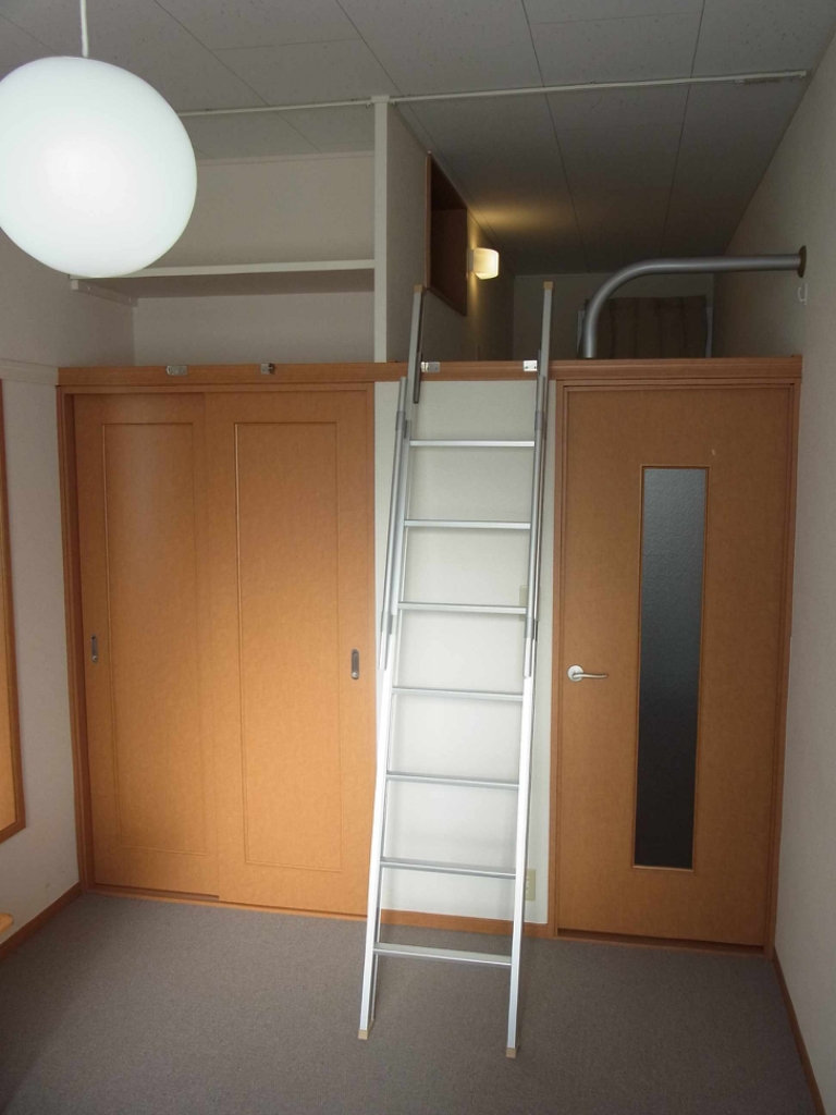 レオパレスサンデン７ 現況優先