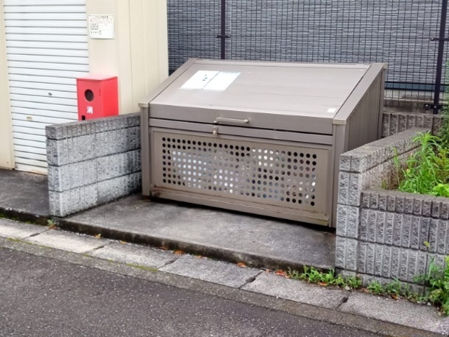 レオパレス東希望が丘 ゴミ置場