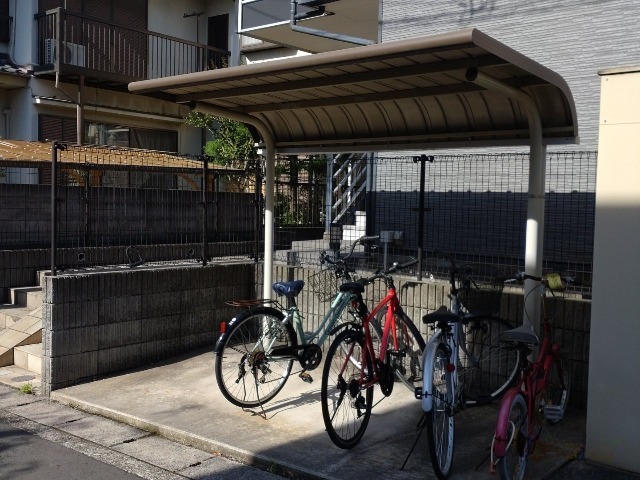 レオパレス東希望が丘 駐輪場