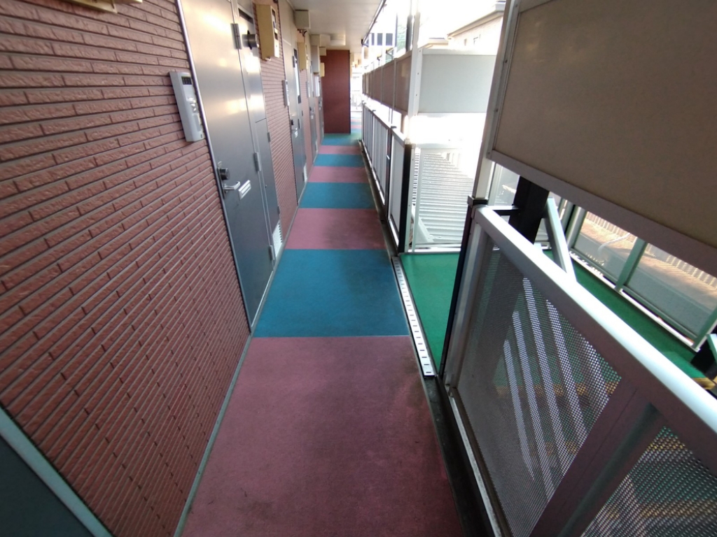 レオパレスアネックスリバティー ２階通路