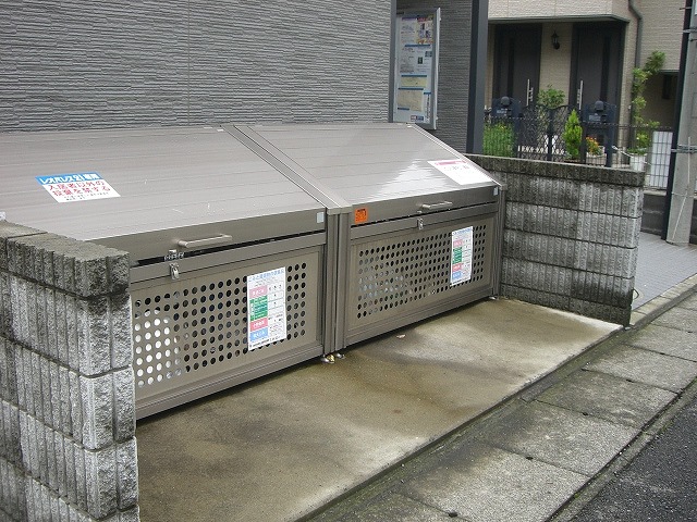 レオパレスクヴェレ ダストボックス