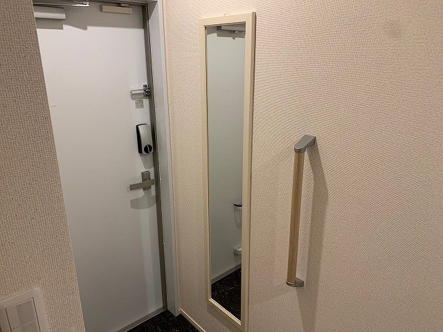 クレイノスリジエ 姿見付き　お出かけ前の確認に♪