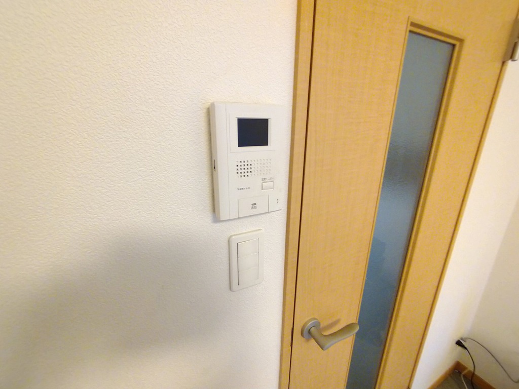 レオパレスカリス モニターホン標準設置
