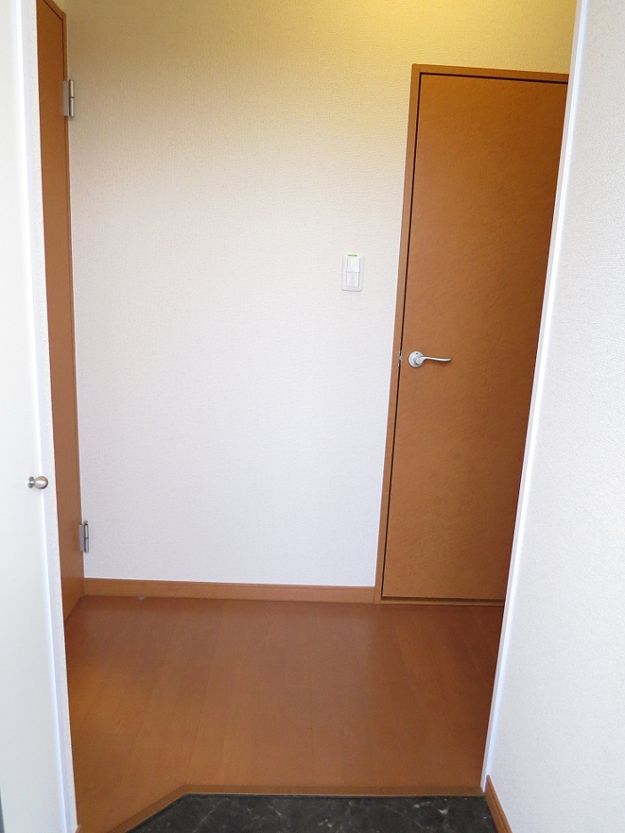 レオパレスＣｏｍｆｏｒｔ 玄関