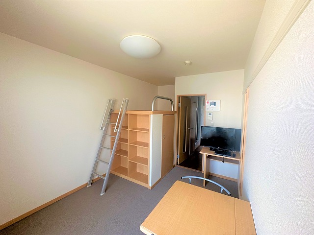 レオパレスエクセルハイムⅡ 2階のお部屋です。（カーペット）
