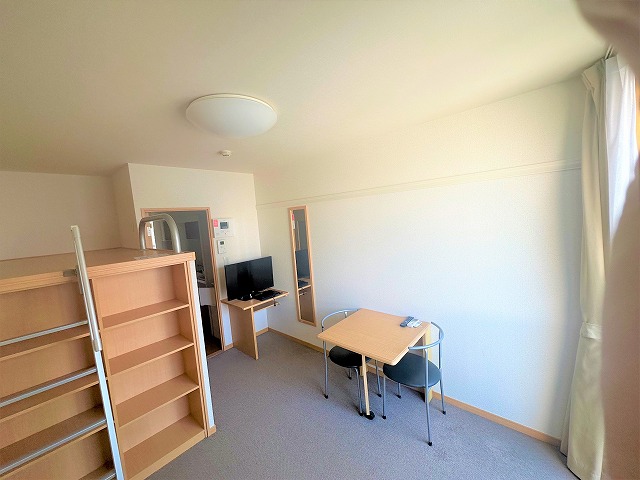 レオパレスエクセルハイムⅡ 2階のお部屋です。（カーペット）