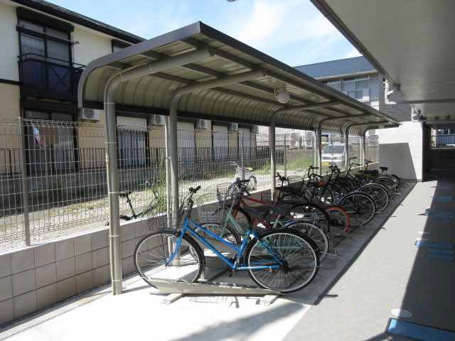 クレイノＭＩＩＷＡ 駐輪場