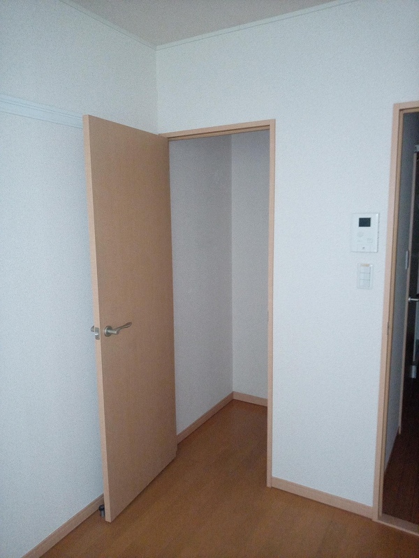 レオパレスカリン その他