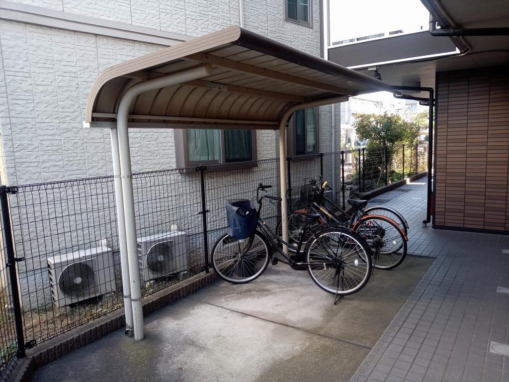 レオパレスアローステージ 自転車置き場