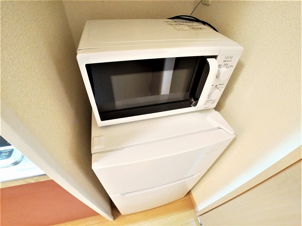 レオパレスリバーヴィレッジＭ レンジと冷蔵庫