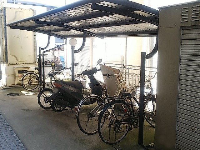 レオパレスＭａｋｅａｒｒｏｗⅡ 自転車置き場