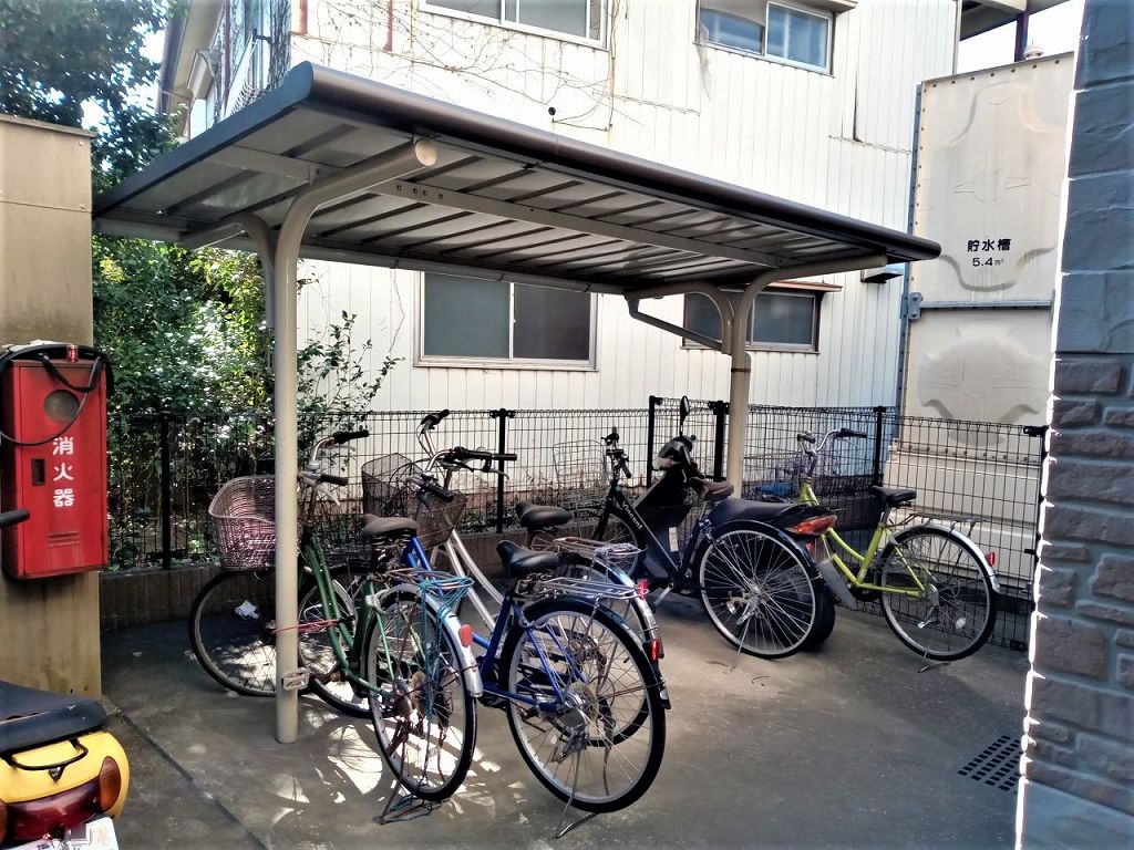 レオパレスクワトロ 自転車置き場