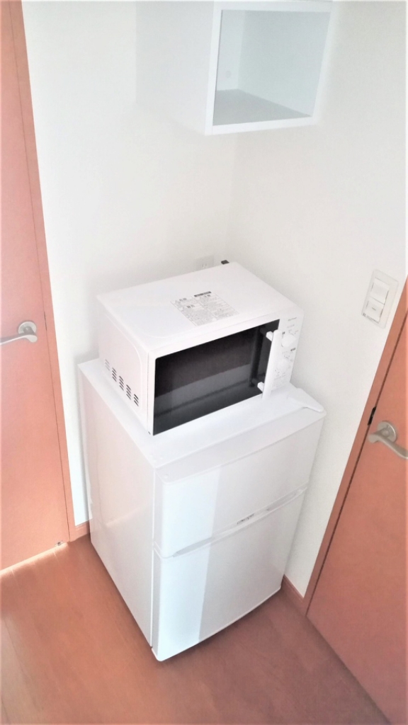 レオパレスＭＬハロープラザ 冷蔵庫と電子レンジ付き。
