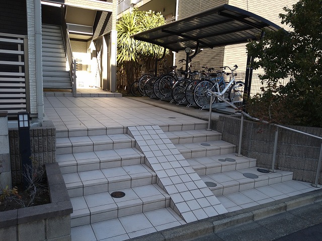 クレイノライズ日吉 駐輪場　原付＆自転車のみ駐輪可能