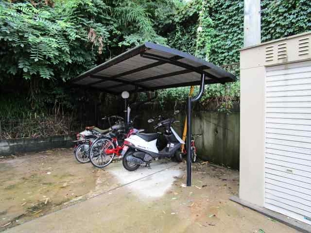 レオネクストｉ参番館 駐輪場