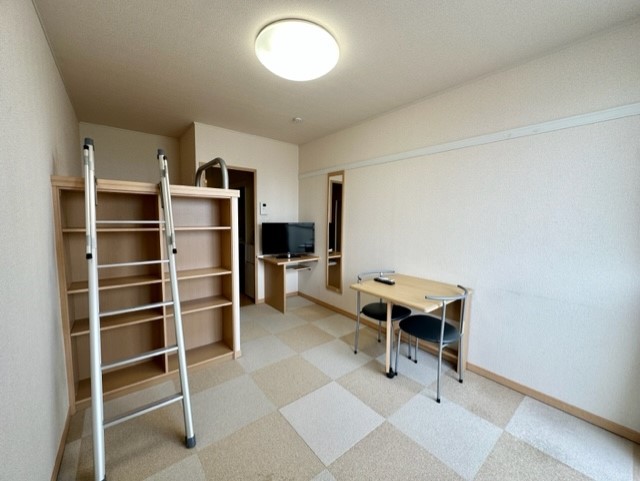 レオパレスルチェンテ カーペットは部屋毎に模様が異なります。