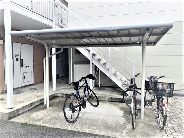 レオパレス卯月　２００３ 駐輪場