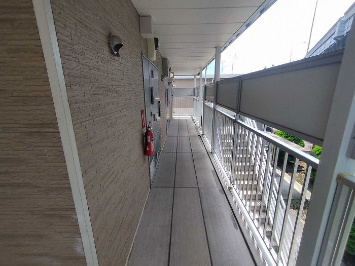 レオパレスシャンテＡ 屋根付き駐輪場