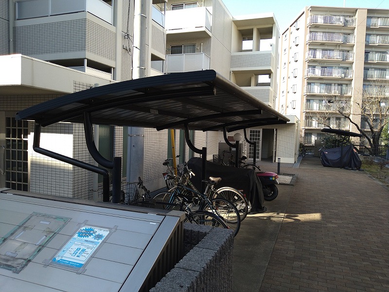 レオパレスパルコートＤ 駐輪場　原付＆自転車のみ駐輪可能