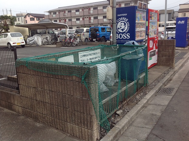 レオパレスふじみ ゴミ集積場