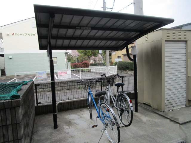 レオパレスもみじ 駐輪場