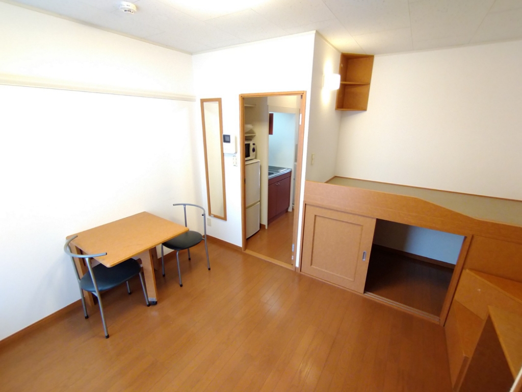 レオパレス南生田 2階は絨毯仕様です。