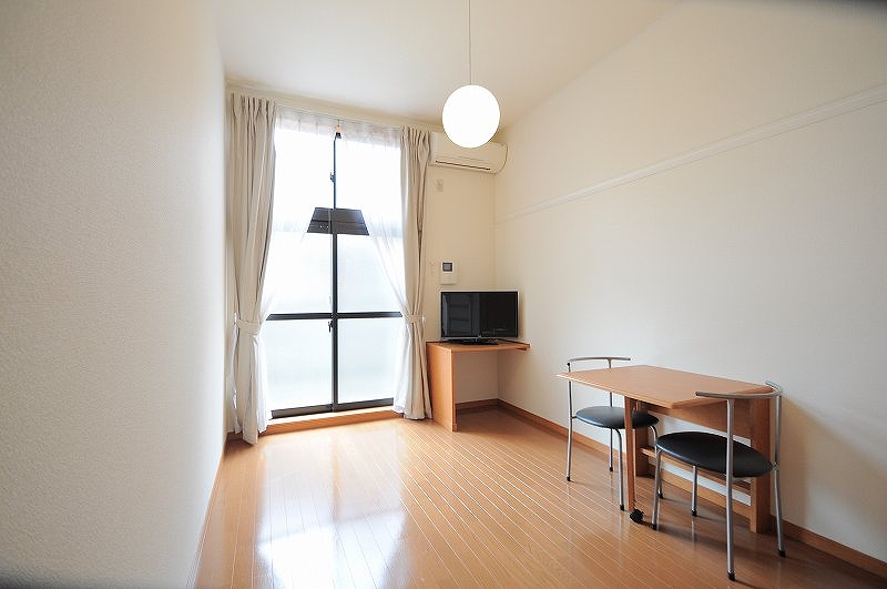 レオパレスパルマ 同タイプ部屋の写真となり設備等は現況と異なる場合があります。