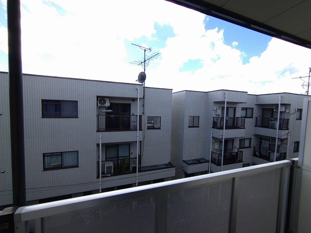 レオパレストレ 2階からの景色です
