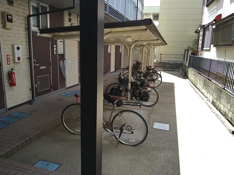 レオパレスノーブルコート久地 駐輪場　原付＆自転車のみ駐輪可能
