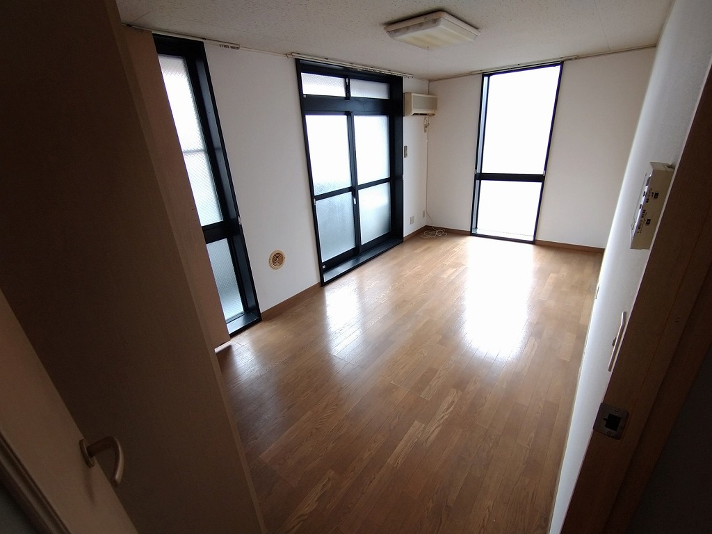 レオパレスＰＬＡＣＥ　ＩＮ　ＴＨＥ　ＳＵＮ 各階1号のみの間取り