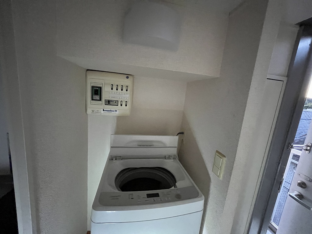 レオパレス英 シューズボックス