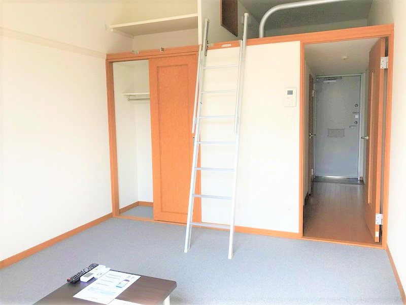 レオパレスレイフェアリー 1階床はフローリングです(現状優先)