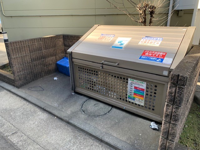レオパレスコート ダストボックス